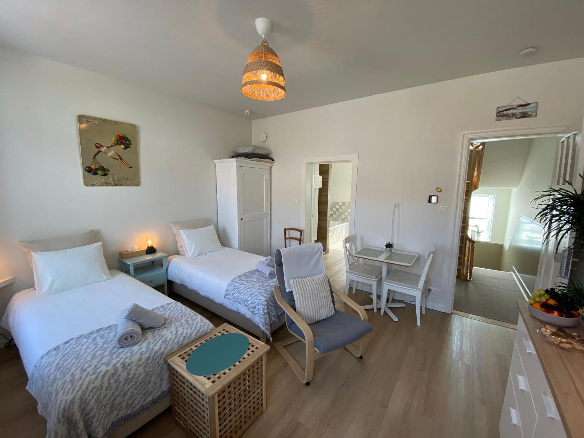Logies-M Comfort Studios Inc Bikes B&B Ostend Exterior photo